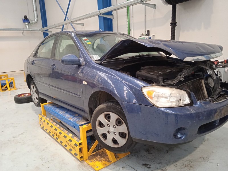 KIA CERATO I SEDÁN (LD)