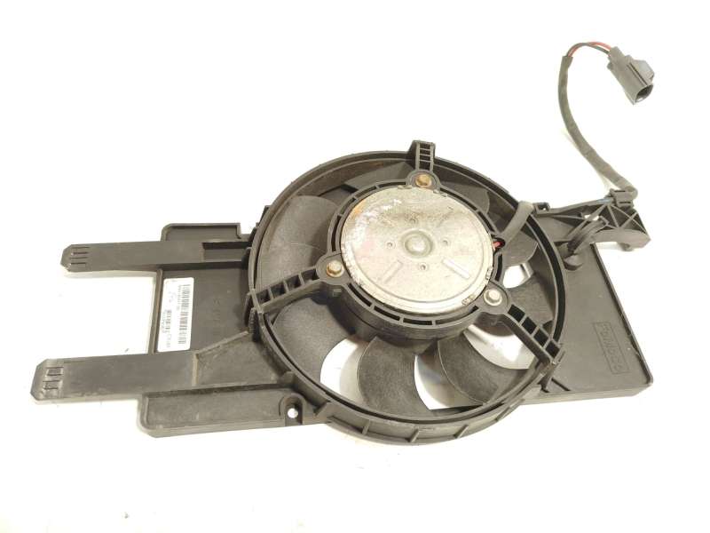 Recambio de electroventilador para ford focus iii 1.0 ecoboost referencia OEM IAM BV618C607SB 1815246 - Blanco 2