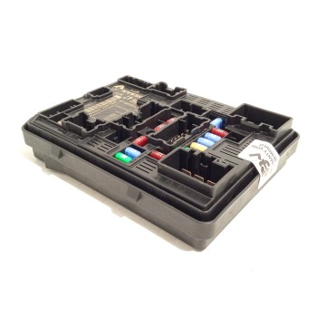 CAJA RELES / FUSIBLES 284B74633R 