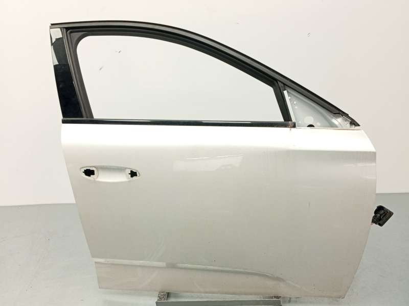 Recambio de puerta delantera derecha para peugeot 308 iii (fb_, fh_, fp_, f3_, fm_) puretech 130 (fphnsl, fphnst) referencia OEM