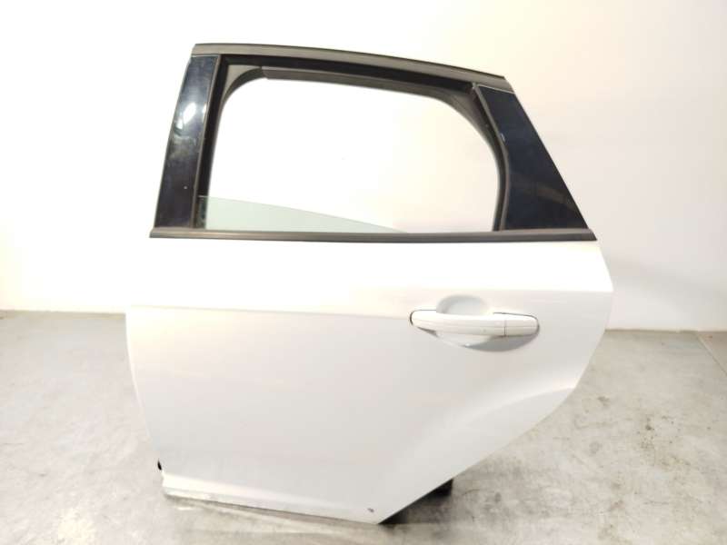 Recambio de puerta trasera izquierda para ford focus iii 1.0 ecoboost referencia OEM IAM 2172760 - Blanco 3