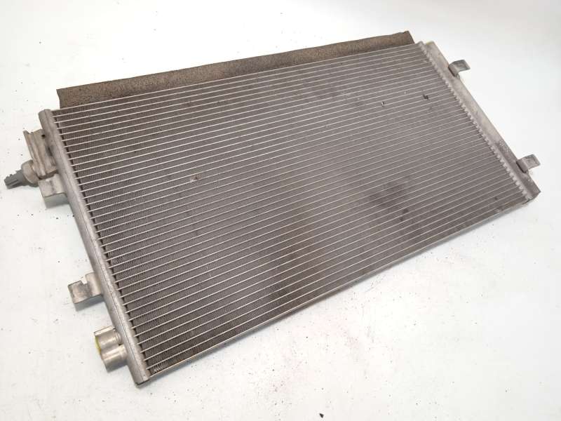 Recambio de condensador / radiador aire acondicionado para renault scénic iii (jz0/1_) 1.5 dci referencia OEM IAM 921000294R - Blanco