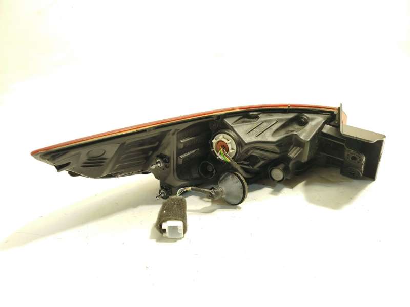 Recambio de piloto trasero derecho para kia xceed 1.4 tgdi cat referencia OEM IAM 92402J7300 3