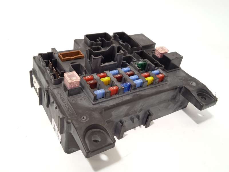 Recambio de caja reles / fusibles para mitsubishi lancer viii (cy_a, cz_a) 2.0 di-d (cy8a) referencia OEM IAM 8637A320 - Negro 2