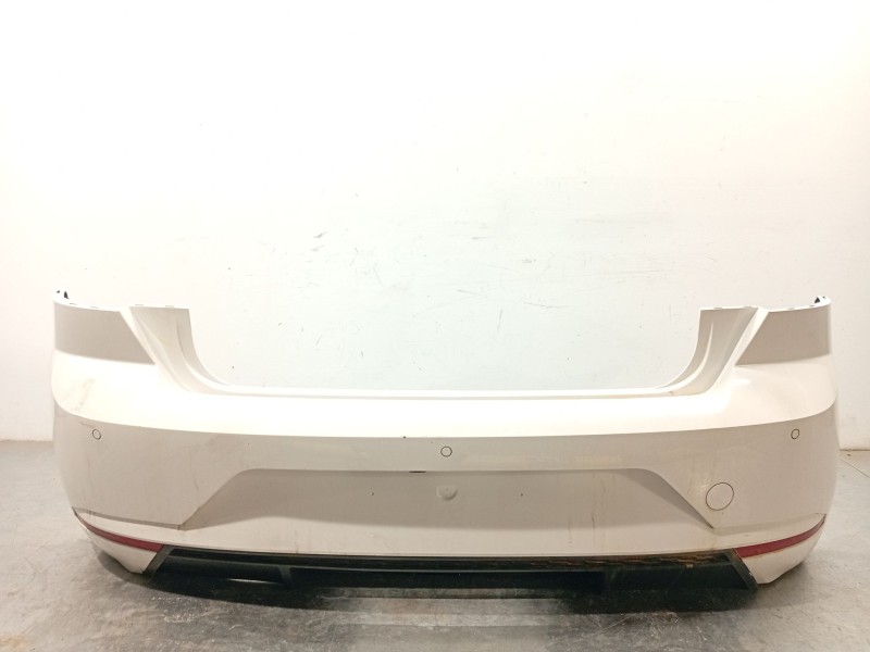 PARAGOLPES TRASERO 6F0807421HGRU 