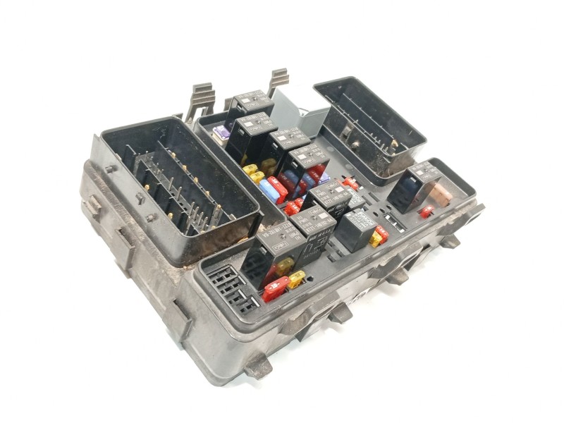 CAJA RELES / FUSIBLES F2GT14A067EC 2026437 