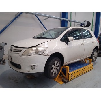 toyota auris (_e15_) del año 2012