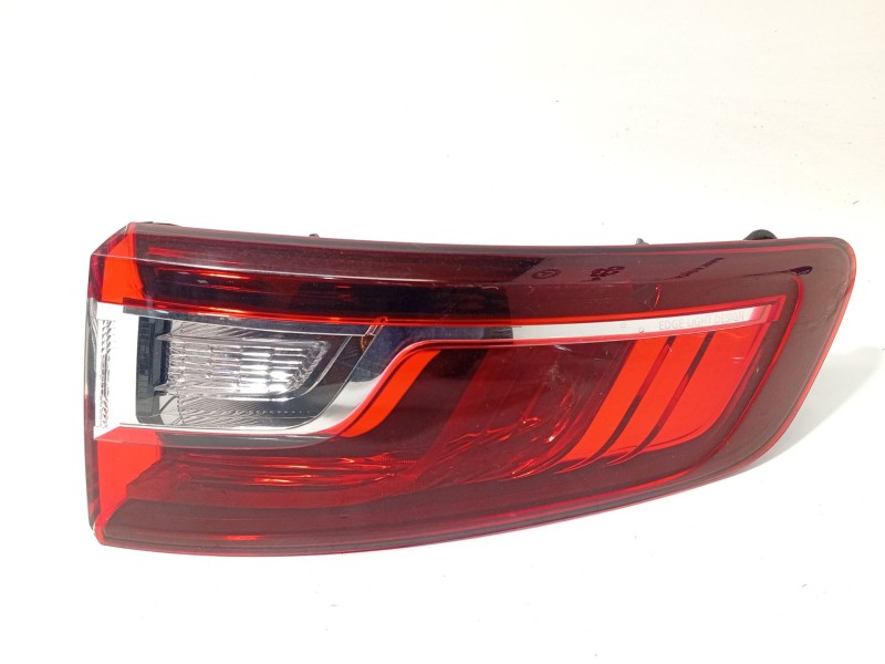 PILOTO TRASERO DERECHO 265501150R 