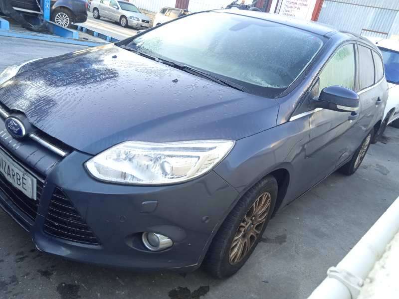 FORD FOCUS TURN.