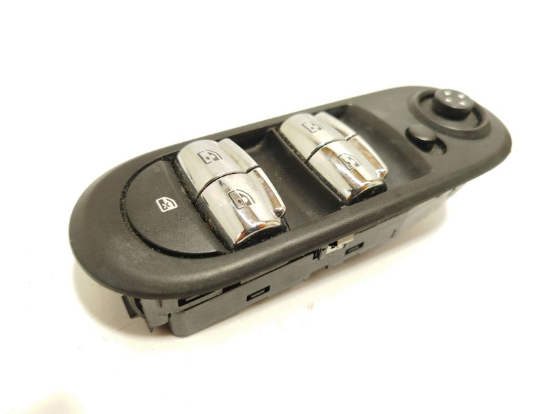 MANDO ELEVALUNAS DELANTERO IZQUIERDO 9354858 