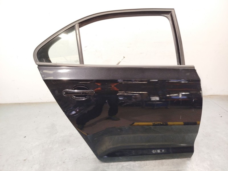 PUERTA TRASERA DERECHA 5JA833052C 