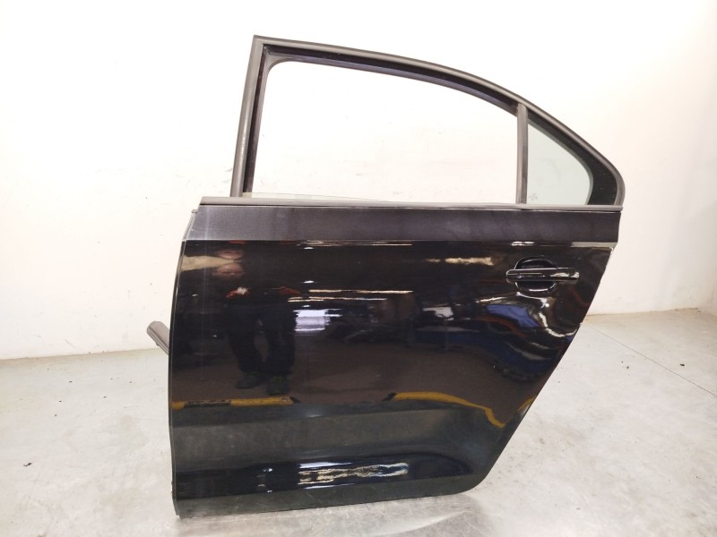 PUERTA TRASERA IZQUIERDA 5JA833051C 