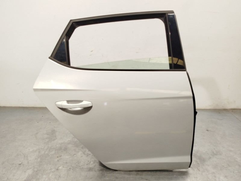 PUERTA TRASERA DERECHA 5F4833056 