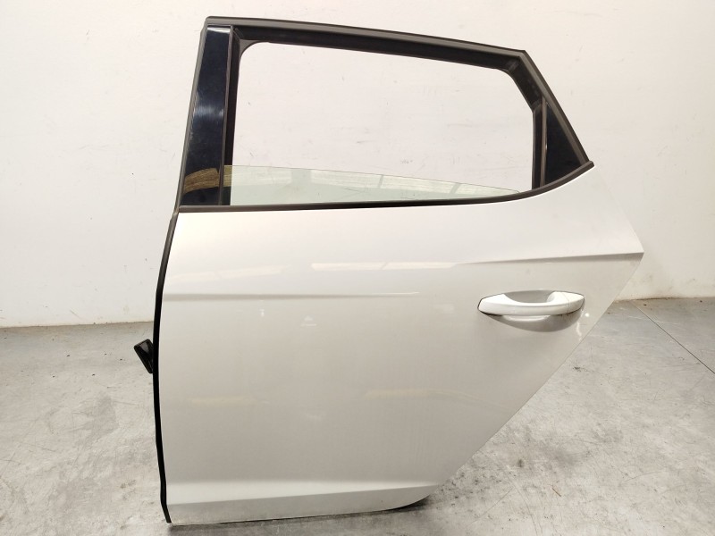 PUERTA TRASERA IZQUIERDA 5F4833055 