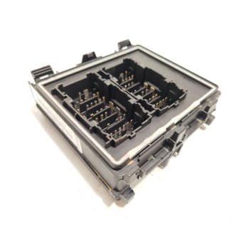 CAJA RELES / FUSIBLES SV4T14D068EBC 2720030 