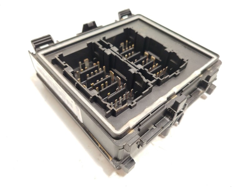 CAJA RELES / FUSIBLES SV4T14D068EBC 2720030 9613620112