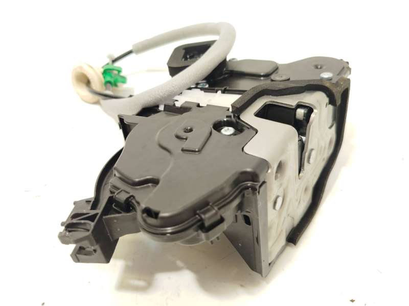 CERRADURA PUERTA DELANTERA DERECHA 10B837016B 