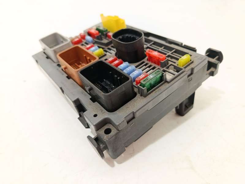 Recambio de caja reles / fusibles para peugeot 5008 (0u_, 0e_) 1.6 hdi referencia OEM IAM 9807028580 2
