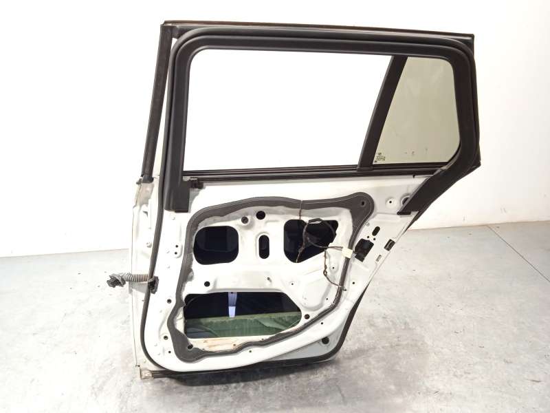 Recambio de puerta trasera derecha para bmw 5 touring (f11) 520 d referencia OEM IAM 41009628758 - Blanco 4