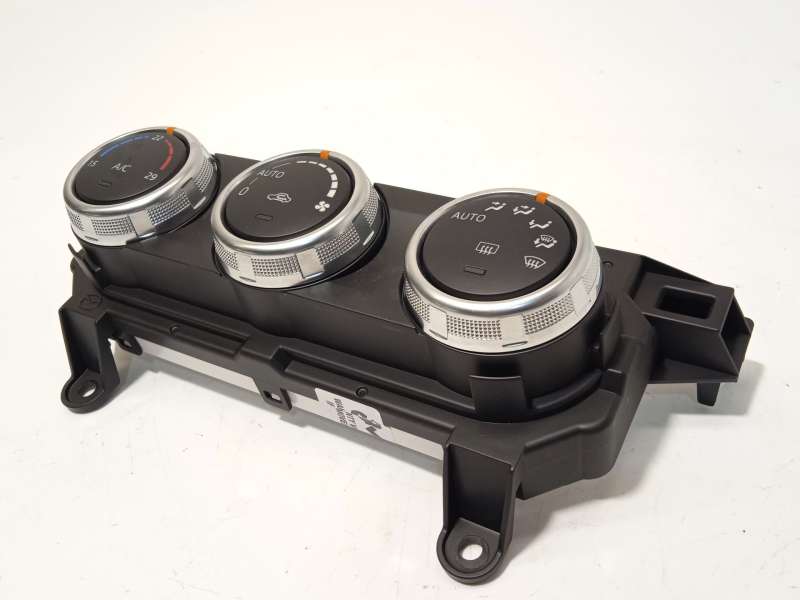 Recambio de mando climatizador para mazda cx-3 (dk) 2.0 skyactiv-g referencia OEM IAM DH0P61190E 2