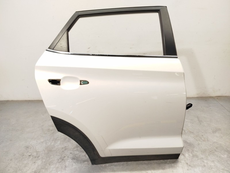 PUERTA TRASERA DERECHA 77004D7000 