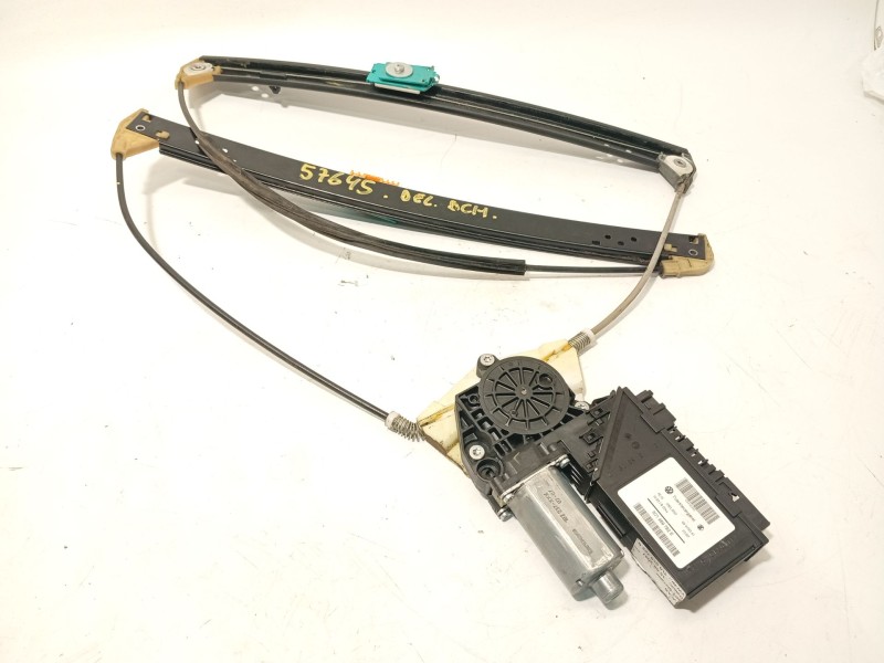 ELEVALUNAS DELANTERO DERECHO 95554246204 