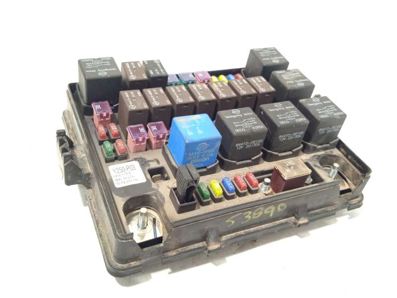 Recambio de caja reles / fusibles para ssangyong rexton / rexton ii (gab_) 2.7 d 4x4 referencia OEM IAM Y250P03 8231008C50 - Negro 2