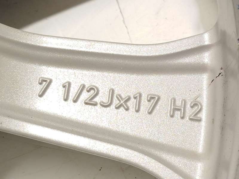Recambio de llanta para bmw serie 3 berlina (g20) 320i referencia OEM IAM 7915323 36117915323 7