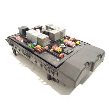 CAJA RELES / FUSIBLES 13318782 