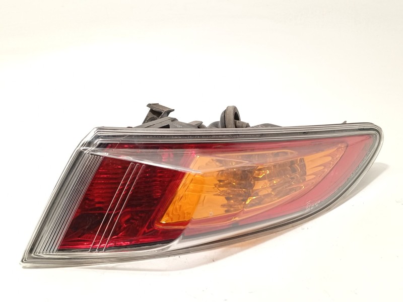 PILOTO TRASERO DERECHO 33501SMGE04 