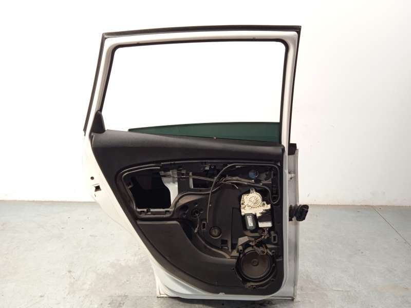 Recambio de puerta trasera izquierda para seat altea xl (5p5, 5p8) 1.6 tdi referencia OEM IAM 5P8833055 - Blanco 4