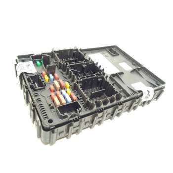 CAJA RELES / FUSIBLES JU5T15604EJH 2366793 F005V02978