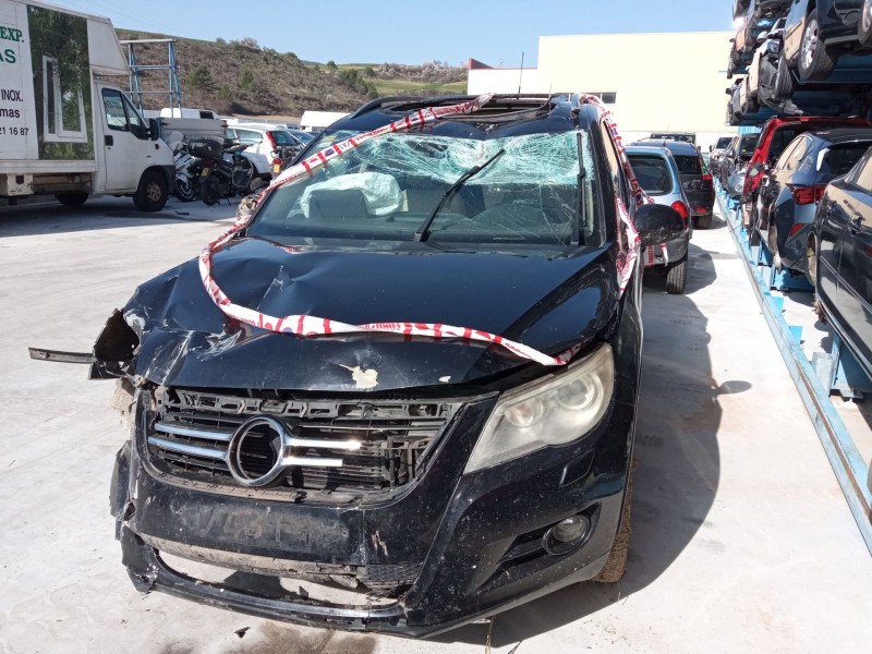 VOLKSWAGEN TIGUAN (5N_)