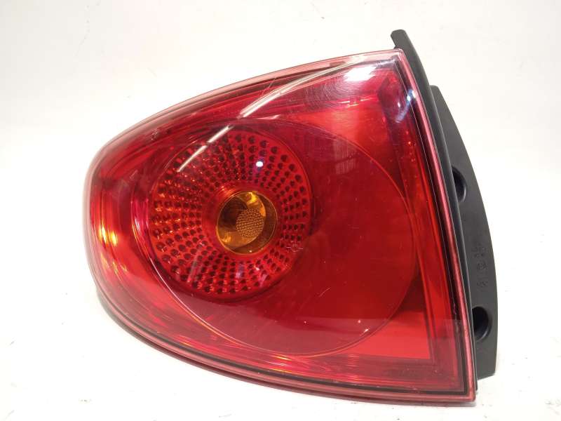 PILOTO TRASERO IZQUIERDO 5P0945095D 5P0945111 5P0945095C2U6