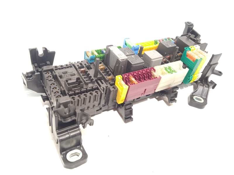 CAJA RELES / FUSIBLES A2465400240 2465400240