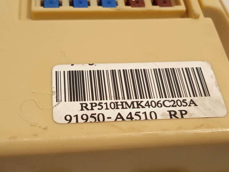Recambio de caja reles / fusibles para kia carens iv 1.7 crdi referencia OEM IAM 91950A4510 - Blanco 4