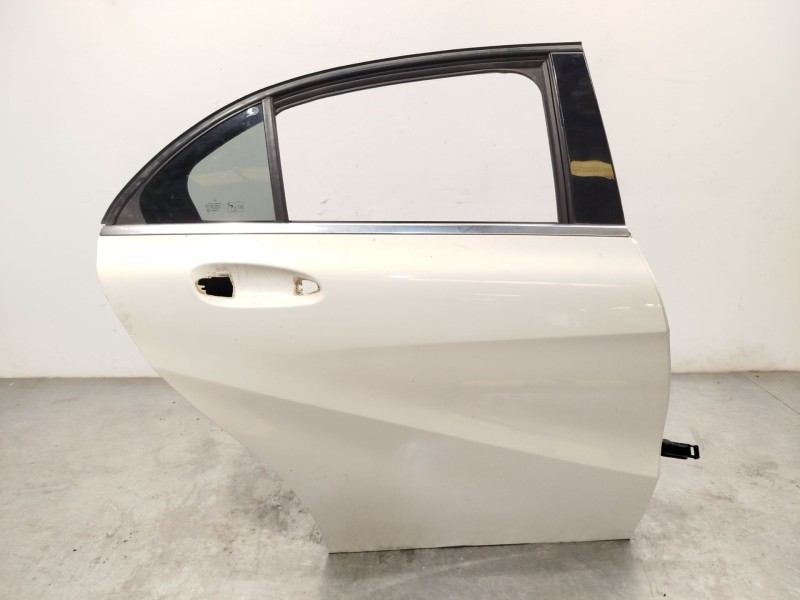 PUERTA TRASERA DERECHA A1767300205 