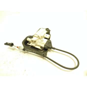 CERRADURA PUERTA TRASERA DERECHA A1667601000 
