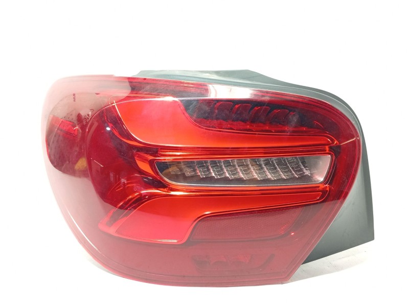 PILOTO TRASERO IZQUIERDO A1769065300 