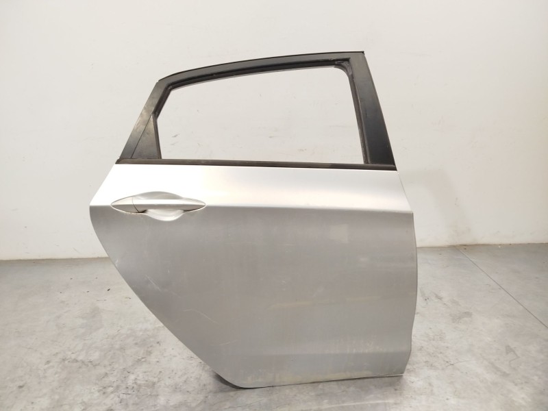 PUERTA TRASERA DERECHA 77004A6000 