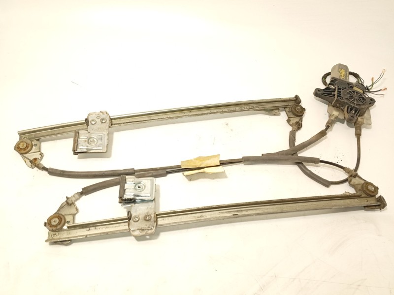 ELEVALUNAS DELANTERO DERECHO A6397200146 