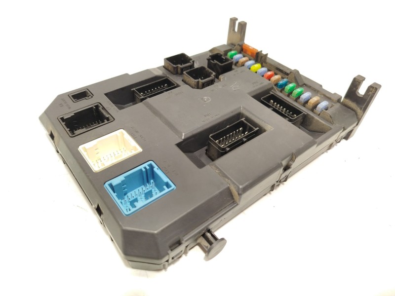 CAJA RELES / FUSIBLES 9666951980 657077 22661F01