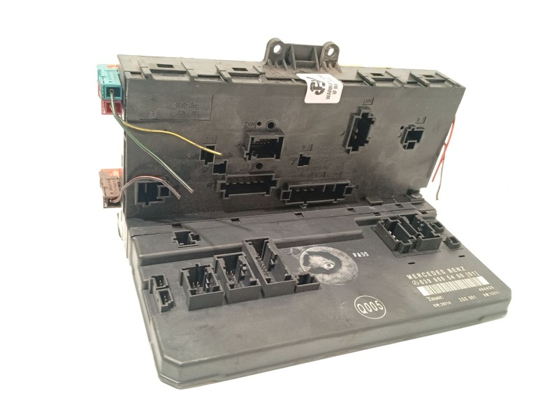 CAJA RELES / FUSIBLES 6399005400 A6395450101 