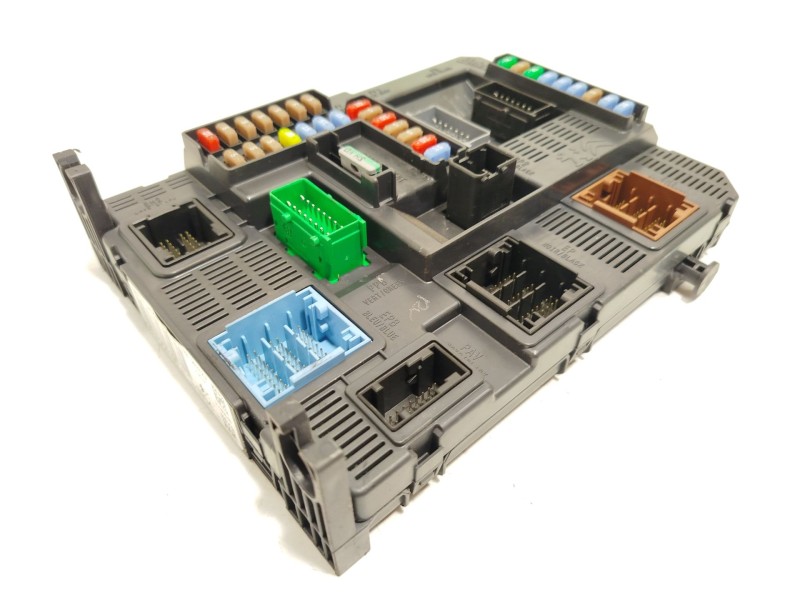 CAJA RELES / FUSIBLES 9807054180 