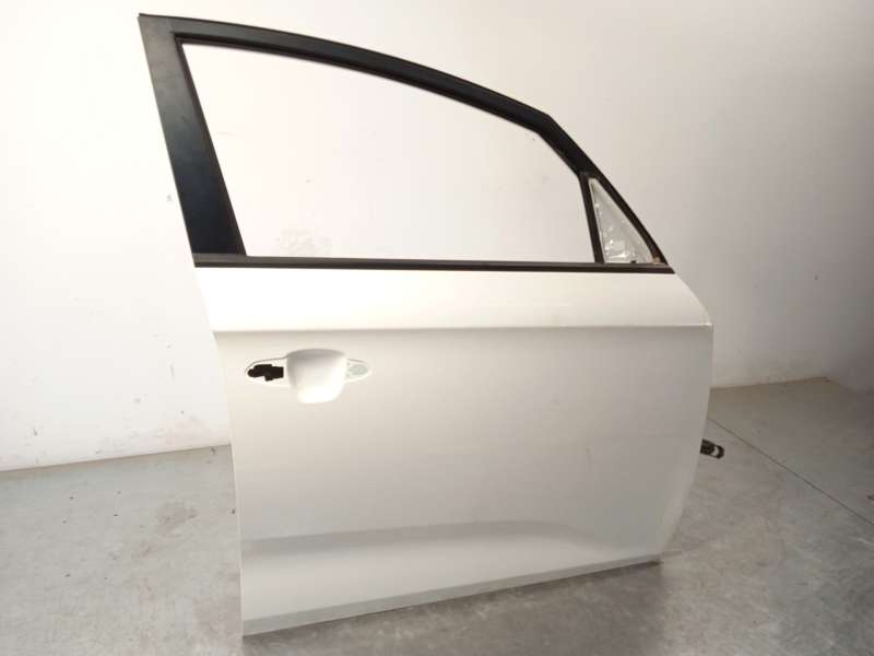 Recambio de puerta delantera derecha para kia carens iv 1.7 crdi referencia OEM IAM 76004A4000 - Blanco 2