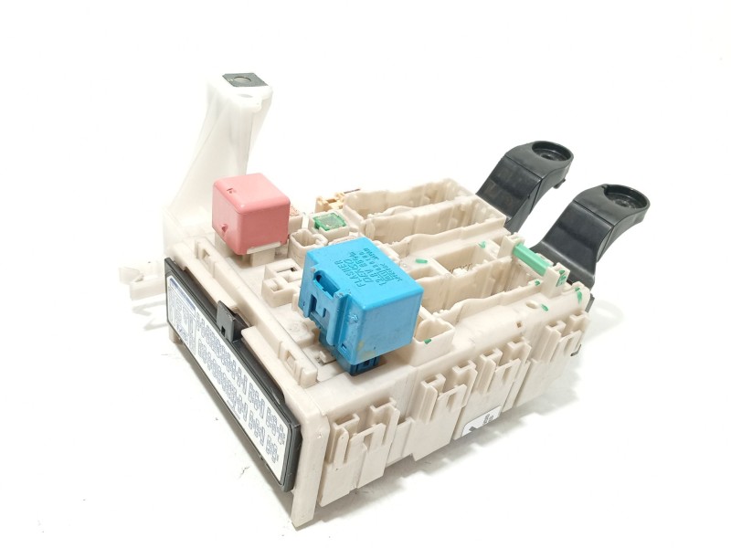 CAJA RELES / FUSIBLES 8273005170 15429c13