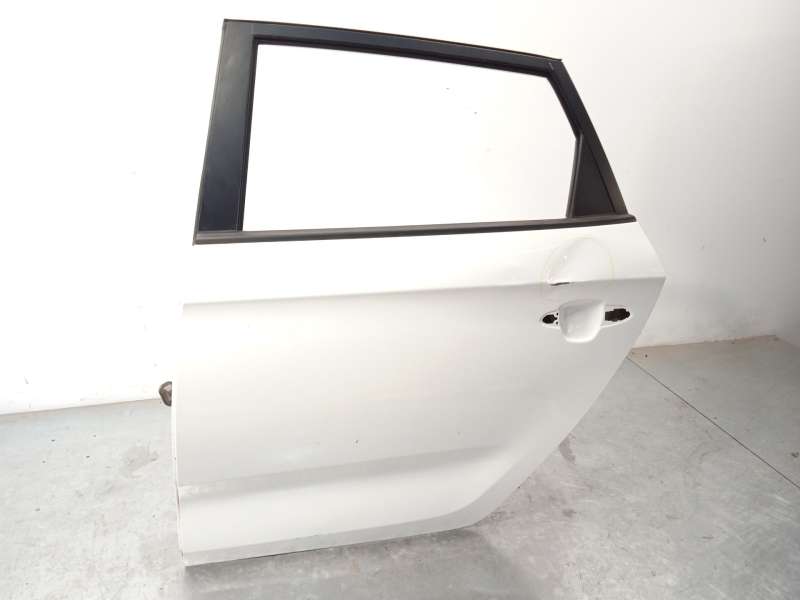 Recambio de puerta trasera izquierda para kia carens iv 1.7 crdi referencia OEM IAM 77003A4000 - Blanco 2