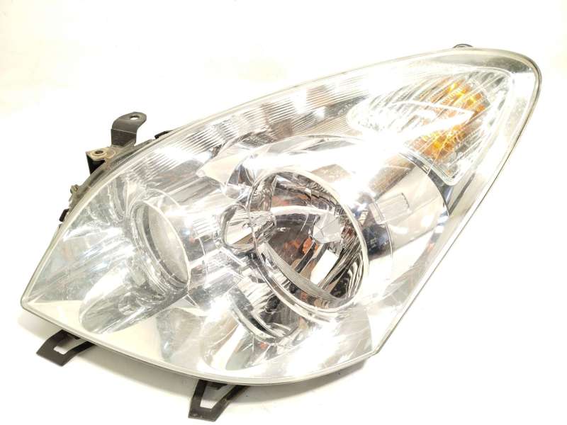 Recambio de faro izquierdo para toyota corolla verso (zer_, zze12_, r1_) 1.8 (znr11_) referencia OEM IAM 811700F060 - Blanco