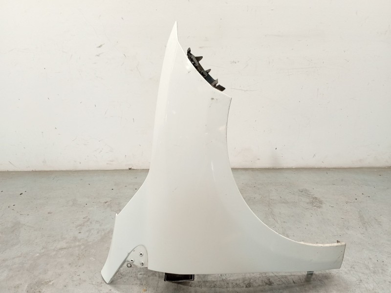 ALETA DELANTERA DERECHA 631000047R 