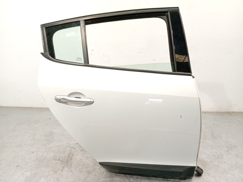 PUERTA TRASERA DERECHA 821006014R 